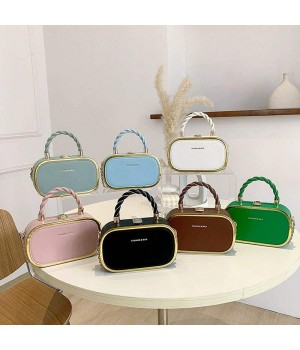 2022 Hot Sale Designer Women's Bag Fashion Versatile Design Handbag One Shoulder Small Round Bag