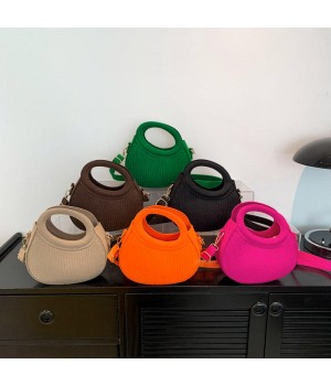 New Women's Shoulder Bag for Foreign Trade Handheld Crossbody Wrinkled Body Leisure Solid Color Design for Women's Bag