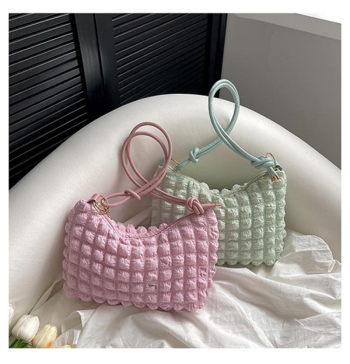 women's bag Korean version one-shoulder underarm bag women's niche cloud light luxury messenger bag.Z0677 women's bag Korean version one-shoulder underarm bag women's niche cloud light luxury messenger bag.Z0677