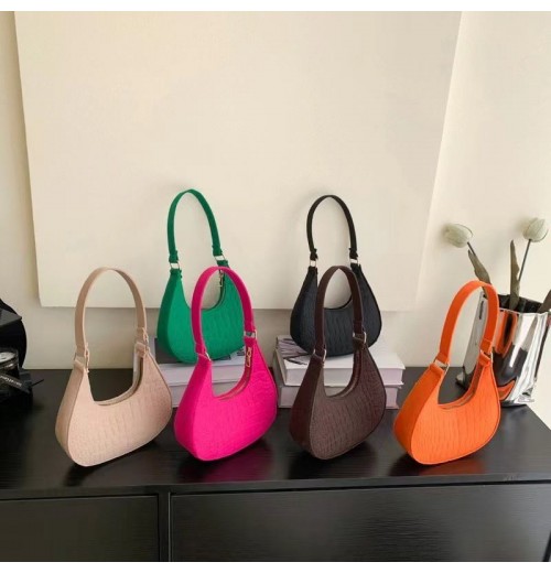 Wholesale Low Price Women's Handbag One Shoulder Underarm Bag Foreign Style Casual Underarm Bag Simple Saddle Bag Wholesale Low Price Women's Handbag One Shoulder Underarm Bag Foreign Style Casual Underarm Bag Simple Saddle Bag